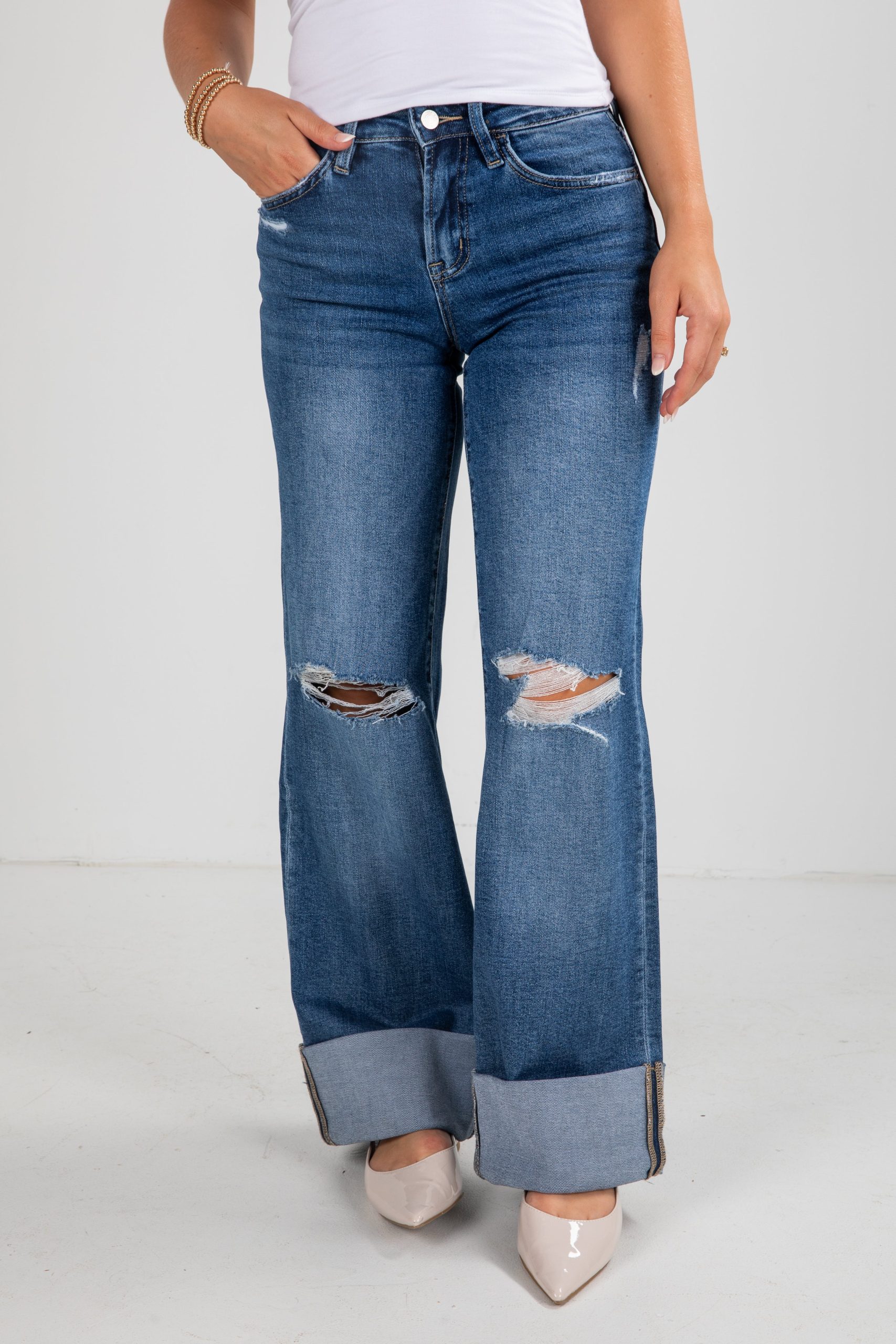 shopdressup_medium_wash_high_rise_cuffed_jeans-2_72ca8827-91c7-4c14-abf1-2f37d95e790f.jpg