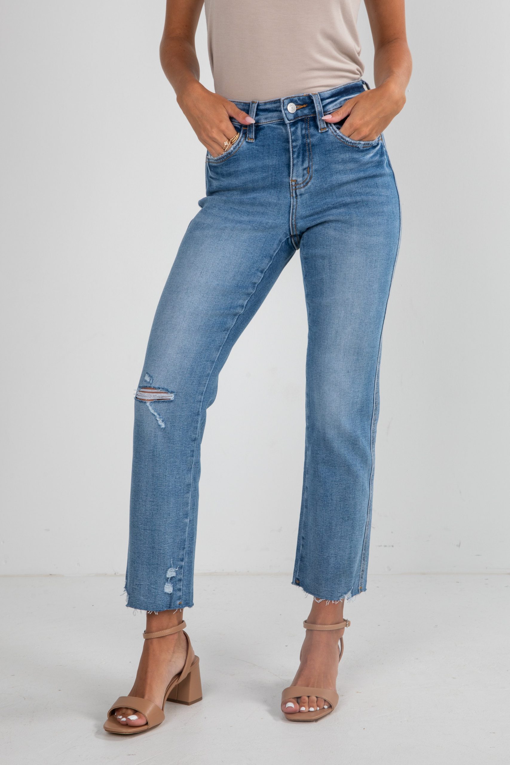 shopdressup_medium_wash_straight_leg_jeans-2_67d82159-4f02-4b76-bbca-2e5f43f0089f.jpg